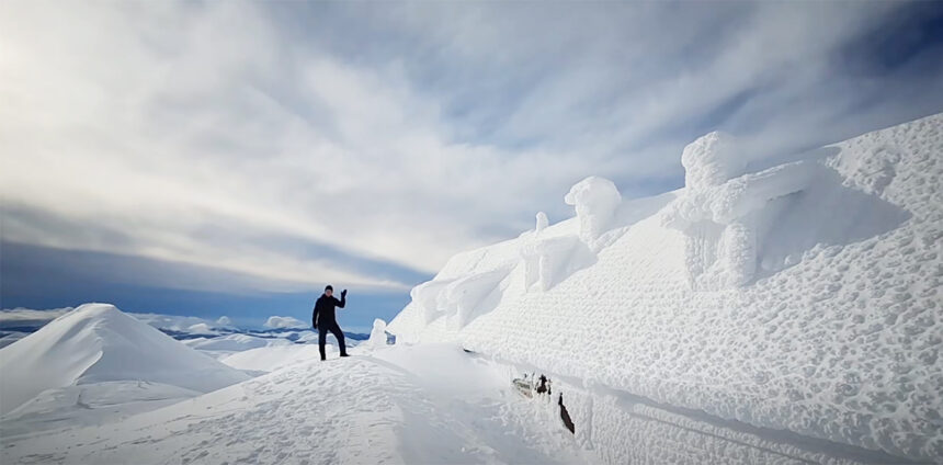 video imagini de poveste de la cabana omu troienele au acoperit cu totul cladirea 69625e8090686