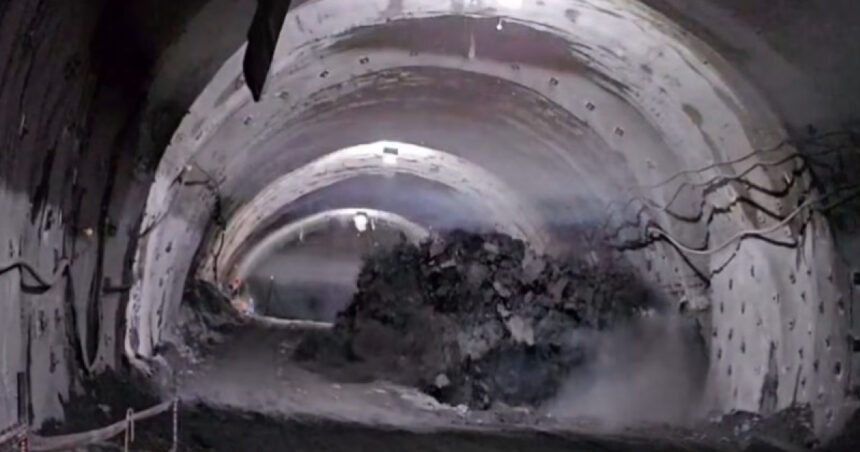 video imagini spectaculoase sapaturi in versant pe santierul autostrazii a1 sibiu pitesti lucrarile continua in ciuda vremii severe 696389b7b30ca