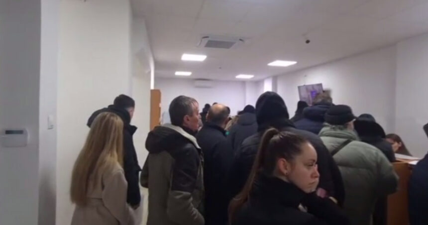 video premiera o primarie reduce taxele dupa ce le a marit la inceputul anului cei care au platit majorat vor primi diferenta inapoi 6973b141e1267