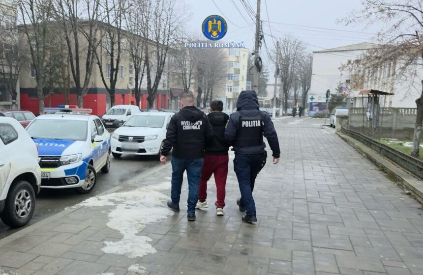 video trei tineri din medgidia dintre care doi minori cercetati pentru furt si talharie unul a fost retinut 6975f7d049a5a