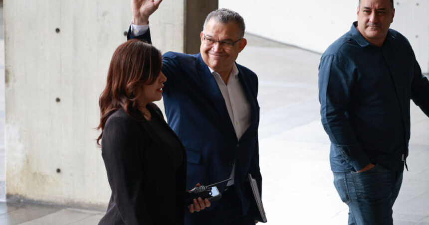 video venezuela incepe eliberarea detinutilor politici dupa capturarea lui maduro enrique marquez printre primii scosi din inchisoare 6960afc21009c