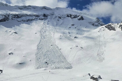 videofoto avalanse la balea lac printre cele mai puternice din ultimii 5 ani vant taios in muntii fagaras indemnul salvamont pentru turisti 696138c09e540
