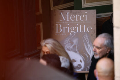 videofoto funeraliile lui brigitte bardot mireille mathieu a cantat a cappella omagiul adus de gypsy kings la finalul ceremoniei 69633076df266