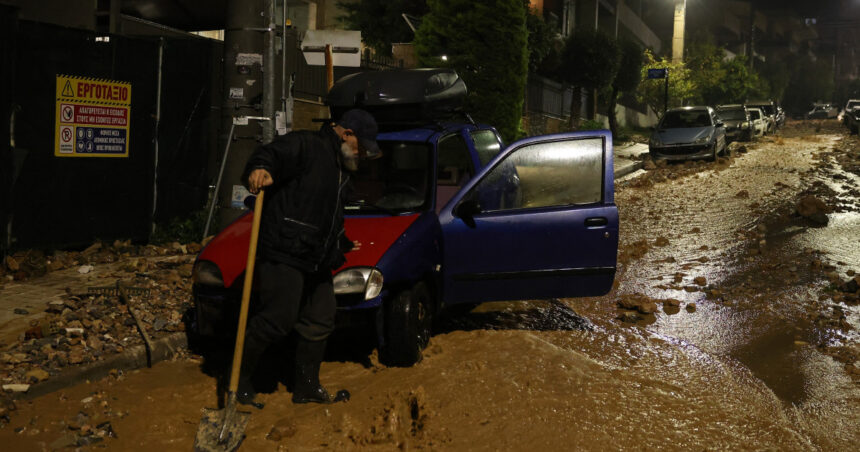 videofoto ploile torentiale fac ravagii in grecia doi morti si sute de interventii ale pompierilor in atena 6971e1345b534