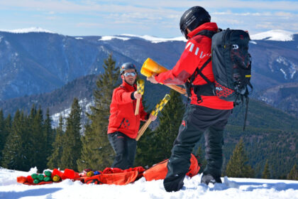 125 de apeluri pentru salvamont in 24 de ore 130 de persoane salvate unele cu elicopter smurd 69919a66cd7ac