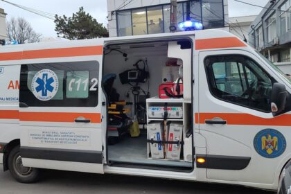 accident infiorator pe soseaua mangaliei din constanta copilas de 2 ani lovit de masina in timp ce mama recicla sticle 699d92a172b8a