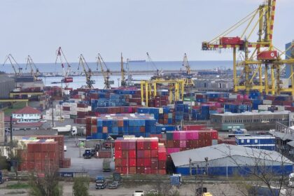 actionarii portului constanta chemati sa aprobe majorarea capitalului social al companiei cu 5528 de milioane de euro iata cand au loc aga si agea 69a1b47999fca