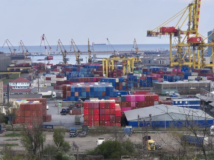 actionarii portului constanta chemati sa aprobe majorarea capitalului social al companiei cu 5528 de milioane de euro iata cand au loc aga si agea 69a1b47999fca