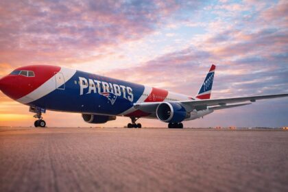 aeronava apartinand echipei new england patriots pe aeroportul mihail kogalniceanu care este scopul misiunii sale 69838c27ca993