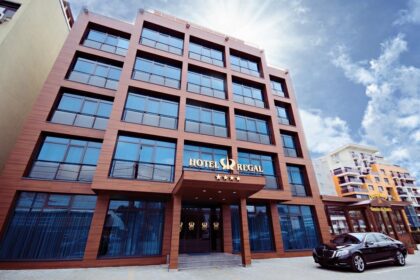 afaceristul mihaita vasea isi vinde unul dintre hotelurile de pe litoral 699396dc93ecb