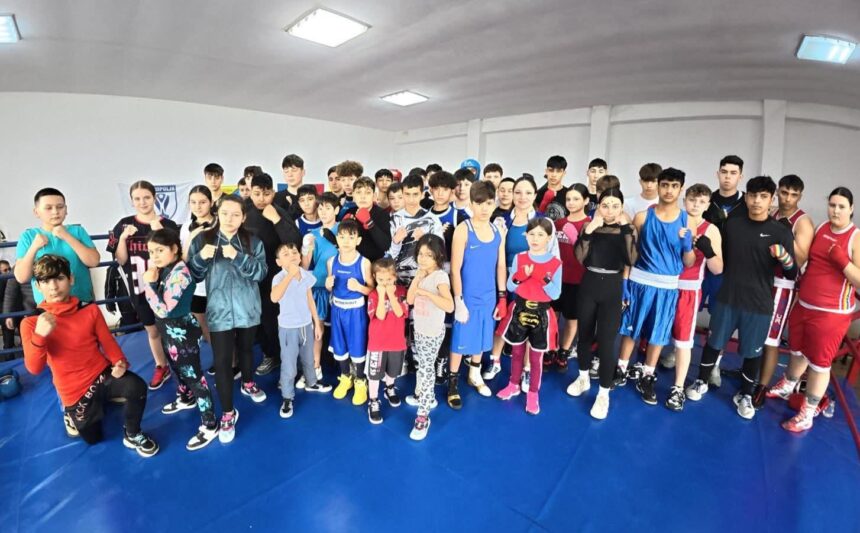 antrenament comun cu peste 70 de pugilisti in sala axiopolis din cernavoda 698b84b252b4d