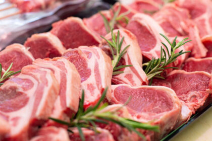 carnea de porc congelata nu va mai putea fi vanduta ca proaspata in romania anuntul ministrului florin barbu 699f4202647da
