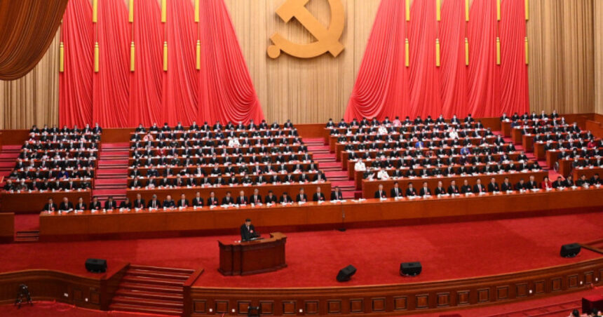 china a demis noua oficiali militari inaintea unei reuniuni a partidului printre ei comandantii marinei si ale fortelor terestre 69a168e043eff