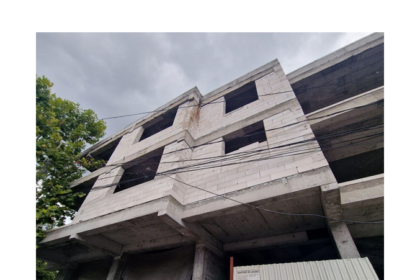 constanta un barbat a cazut de la etajul 3 al blocului aflat in constructie in zona brotacei pe strada cismelei 6998ab4781507