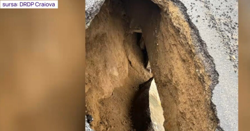 crater urias in asfalt pe dn 56a drobeta turnu severin calafat se circula cu restrictii 698216d305cb4