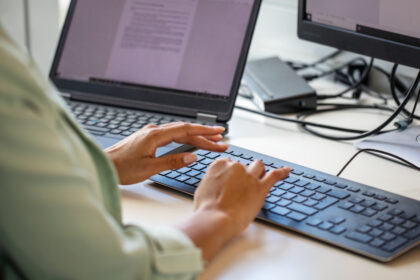 cum obtii documente oficiale de la statul roman in 2026 fara sa mergi la ghiseu adeverinte si autorizatii pe care le poti primi online 699d432db6379