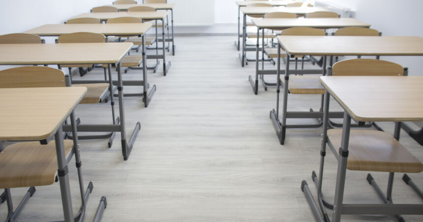 cursuri suspendate sau mutate online in patru judete din cauza ninsorilor din tara 6980968d57194