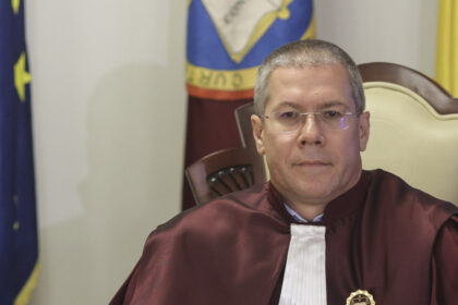 de ce intarzie decizia ccr privind pensiile magistratilor judecatorul dacian dragos este o lege mai greu de analizat 698519a43d361