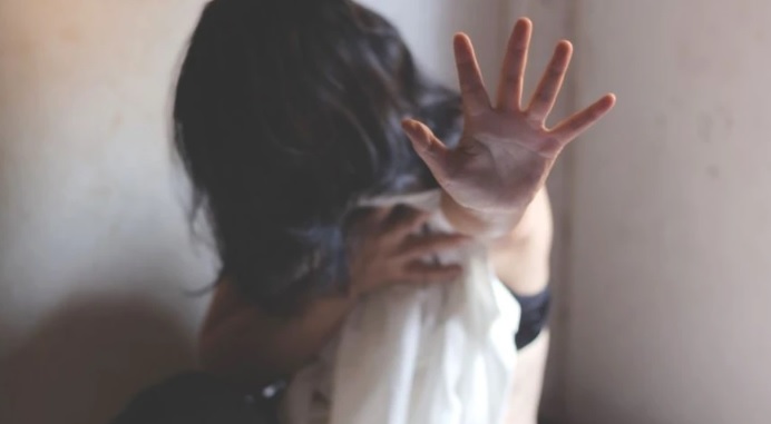 detalii exclusive din dosarul barbatului care si ar fi agresat sexual fiica vitrega minora batai cu bate si contraziceri in instanta 6999071e31397