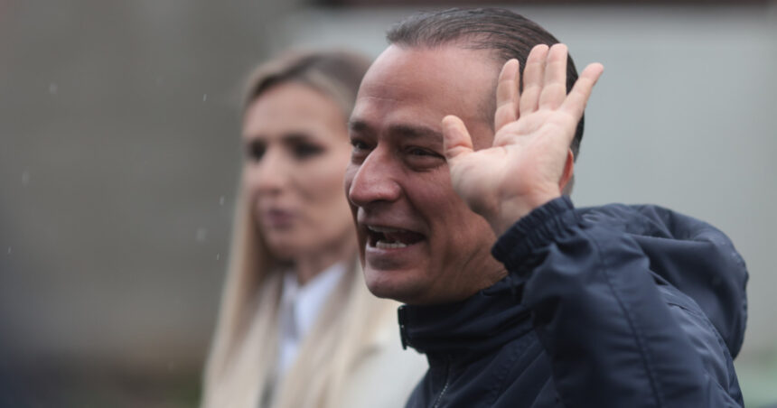 exclusiv baluta il critica pe bolojan stie un singur lucru sa taie pentru romani e ca in morometii cand venea jupuitu cu fonciirea 69810fee73a7b