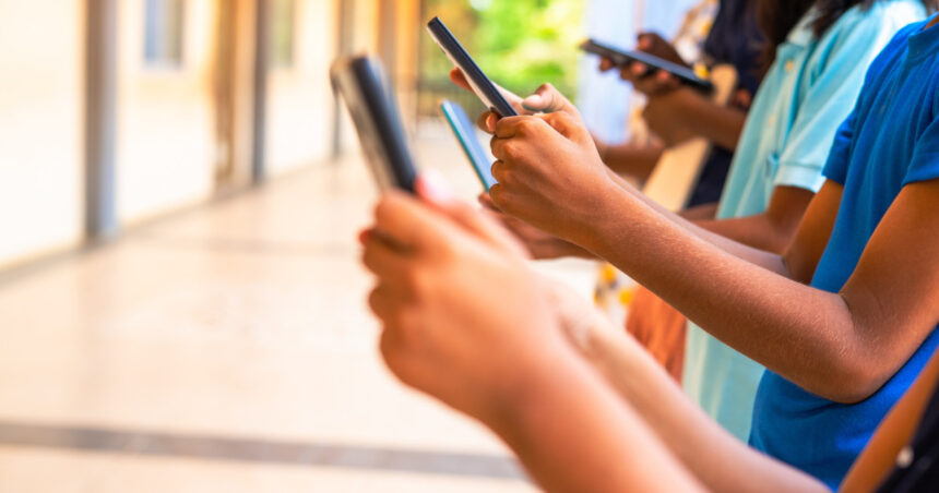 exclusiv consilier prezidential accesul copiilor la retele sociale trebuie reglementat prin varste dar cheia e educatia si gandirea critica 6980815540c67