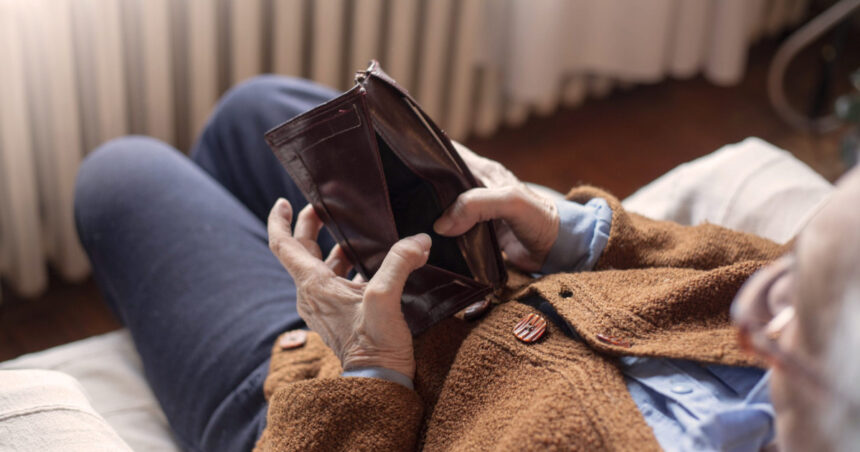 exclusiv intarzieri la recalcularea pensiilor dupa noua lege peste 1 800 de petitii au ajuns la avocatul poporului reactia ministerului muncii 698c2db22a3a1