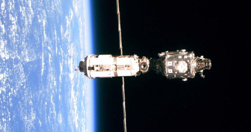 exclusiv satelitul romanesc sub semnul intrebarii miruta cere garantii inainte de lansare nu dam 700 000 de euro doar sa l vedem cum pleaca 6985000738660