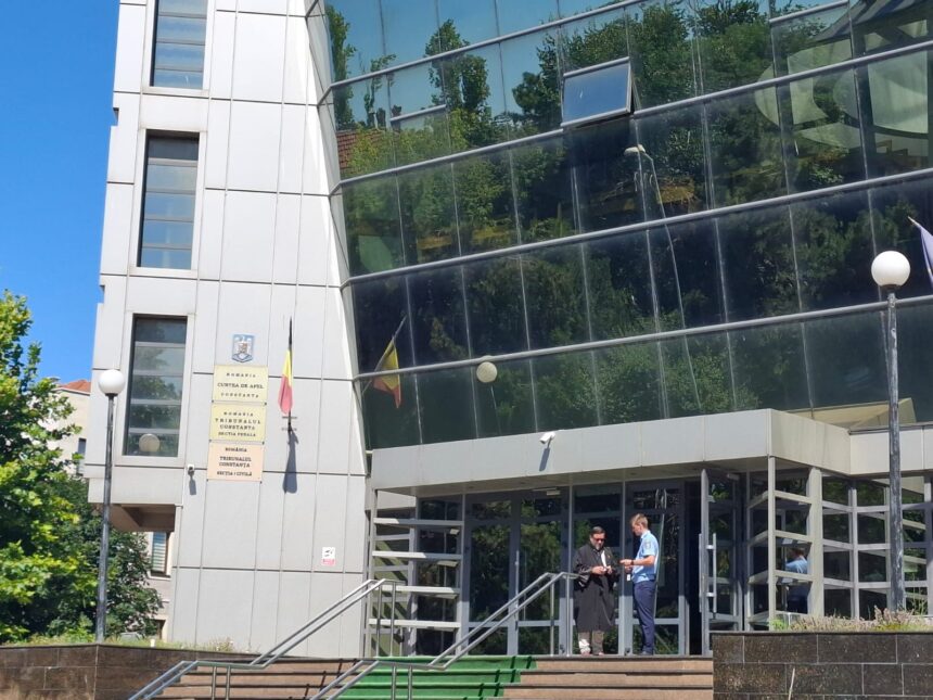 fostul politist de la bcco care informa inculpatii dintr un dosar ca sunt anchetati termen important azi in instanta ar putea afla condamnarea 698bb4e66f301