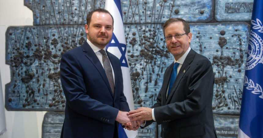 foto anuntul lui alexandru rogobete dupa vizita in israel ce schimbari vrea sa aduca in sistemul de sanatate din romania 6984d842b1211