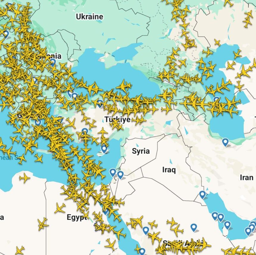foto harta traficului aerian in acest moment zboruri rerutate sau anulate pentru a fi evitate anumite spatii aeriene din orientul mijlociu 69a2e6e69c7cd