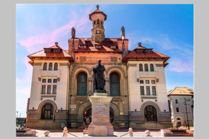 foto incep lucrarile de reabilitare la sediul muzeului de istorie nationala si arheologie va fi restaurata si fresca din aula adrian radulescu povestea impresionantei cladiri 69848cc972857