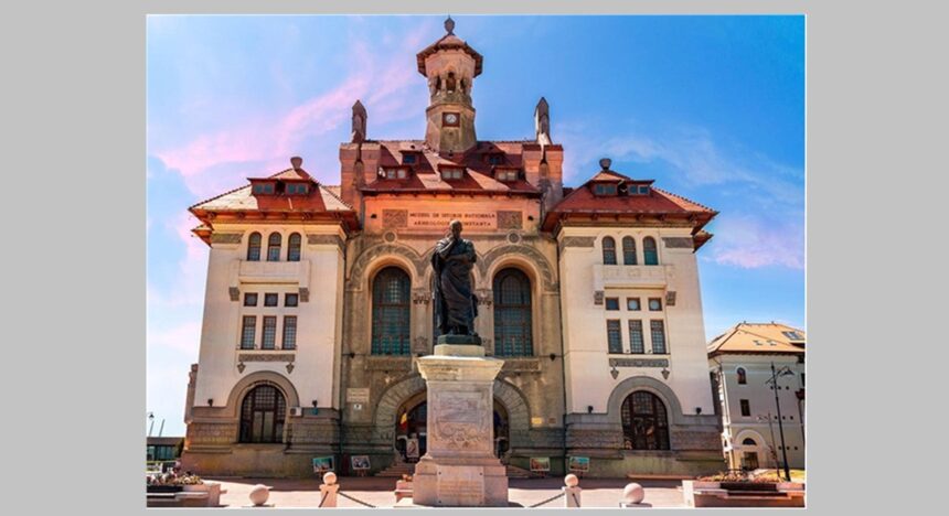 foto incep lucrarile de reabilitare la sediul muzeului de istorie nationala si arheologie va fi restaurata si fresca din aula adrian radulescu povestea impresionantei cladiri 69848cc972857