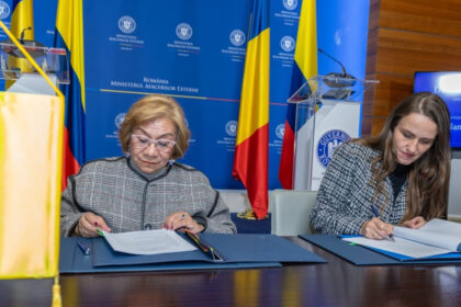 foto oana toiu si sefa diplomatiei columbiene au inaugurat ambasada republicii columbia la bucuresti dupa 24 de ani de absenta 698ce486928a2