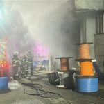 foto video incendiu puternic in tulcea la o hala unde sunt depozitate cabluri electrice e pericol de extindere la blocurile din vecinatate 6987761b30726
