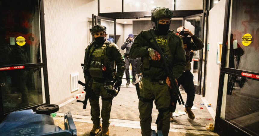 in ultimele patru luni peste 4 400 de hotarari judecatoresti au constatat ca administratia trump retine ilegal imigrantii 6990d5689a968