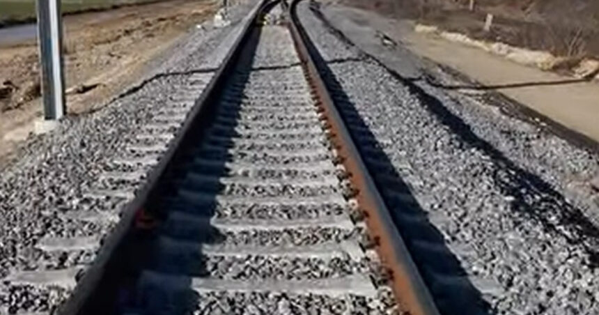 inca 10 kilometri de cale ferata au fost dati in circulatie pe cel mai avansat tronson din magistrala cfr intre timisoara si lugoj 698e2ef7c60ee