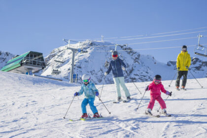 incepe vacanta de schi din februarie 2026 primele judete unde nu se mai fac cursuri cand au zile libere elevii din bucuresti si ilfov 697ef7ad7c11e