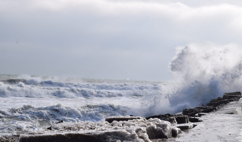 manevrele de nave maritime si fluviale din midia mangalia constanta suspendate din cauza vantului puternic 69995799447fc