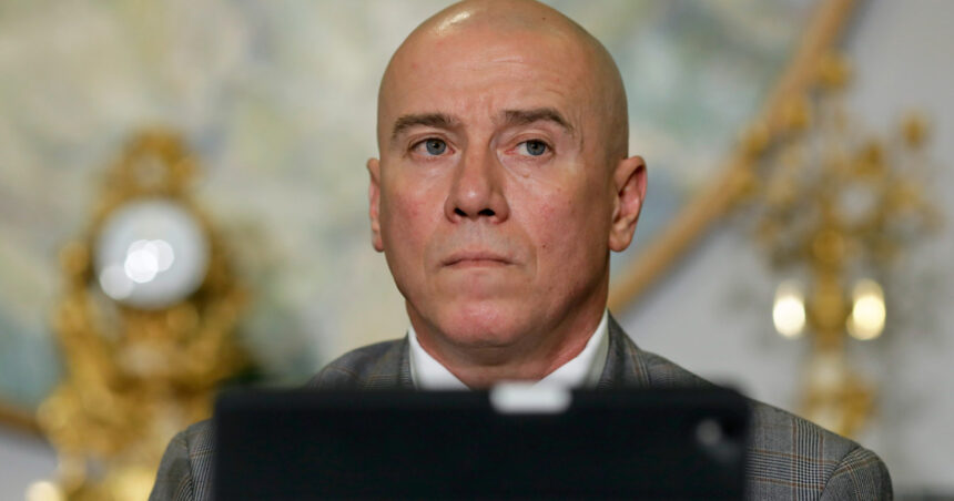 motiune simpla impotriva ministrului culturii andras demeter depusa de aur la senat breasla va vrea afara 699ecec6f0917