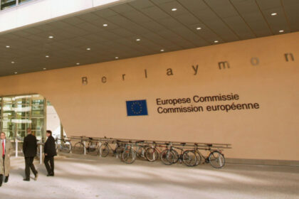news alert comisia europeana a luat act de decizia ccr privind pensiile speciale ale magistratilor ce se intampla cu banii blocati din pnrr 6995d51986100