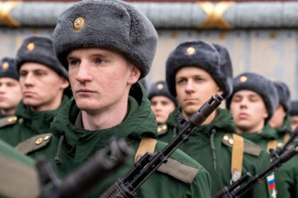 nu trage fac orice marturii din armata lui putin soldati rusi executati torturati sau trimisi fara arme pe front bbc 699d5f2a76a0c