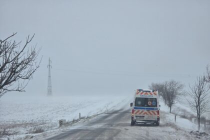 o ambulanta a derapat intre localitatile movilita si techirghiol transporta un pacient la spitalul judetean constanta 6995be5dd3a82