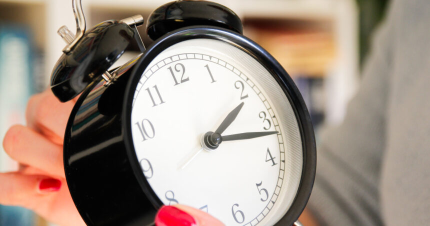 ora de vara 2026 data de la care ceasurile se dau inainte si se intuneca mai tarziu 6982f69fc26ec