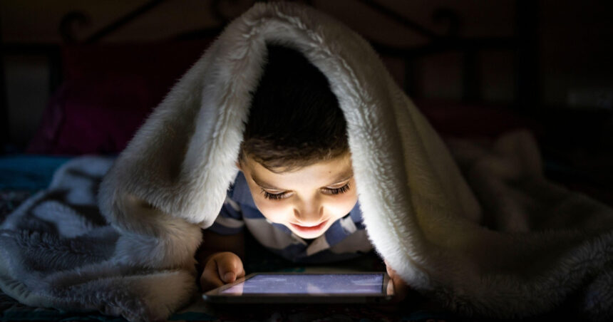 organizatia salvati copiii cere interzicerea retelelor sociale pentru copiii sub 13 ani avertisment privind dependenta si abuzurile 6999e45835982