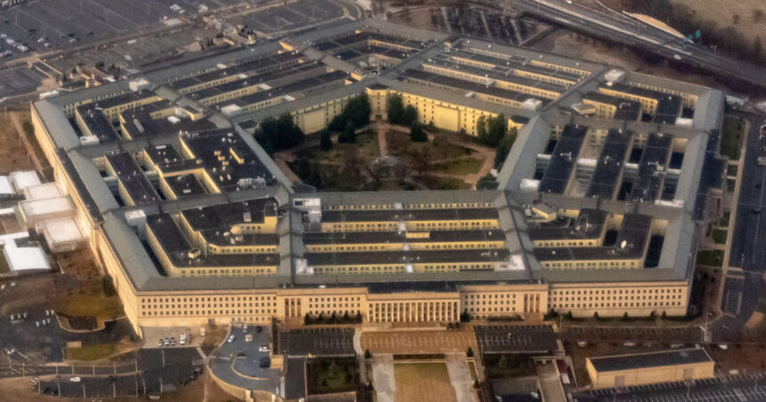 pentagonul pune capat colaborarii cu harvard parte a ofensivei trump impotriva woke 69870037c73d9