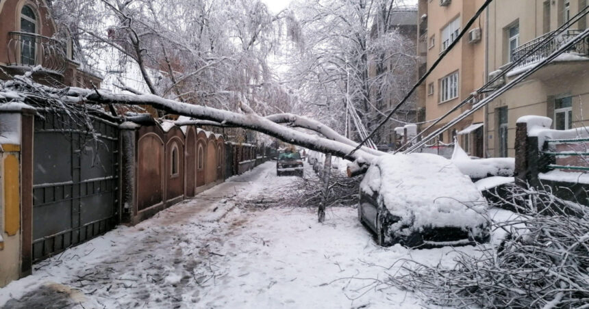 peste 180 de dosare de dauna dupa ninsorile din luna februarie zeci de locuinte si aproape 100 de masini au fost avariate 699c3a480d795