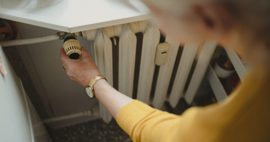 pmb sustine ca bucurestenii fara apa calda si caldura nu platesc agentul termic la pret intreg cum e calculata factura la intretinere 698320d039954