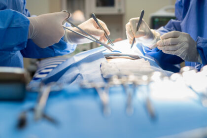 problema medicilor care lucreaza si la privat cazul unui chirurg in concediu ilegal pentru a opera pe bani anuntul lui rogobete 69989edc32386