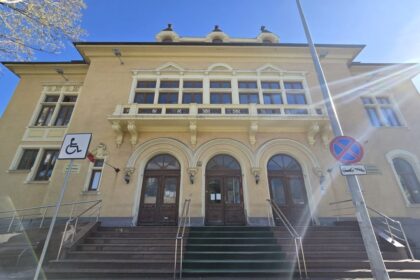 proprietar pe ziduri dar nu si pe teren primaria cere in instanta demolarea unor constructii ilegale vechi din anii 90 69a221e7ca749