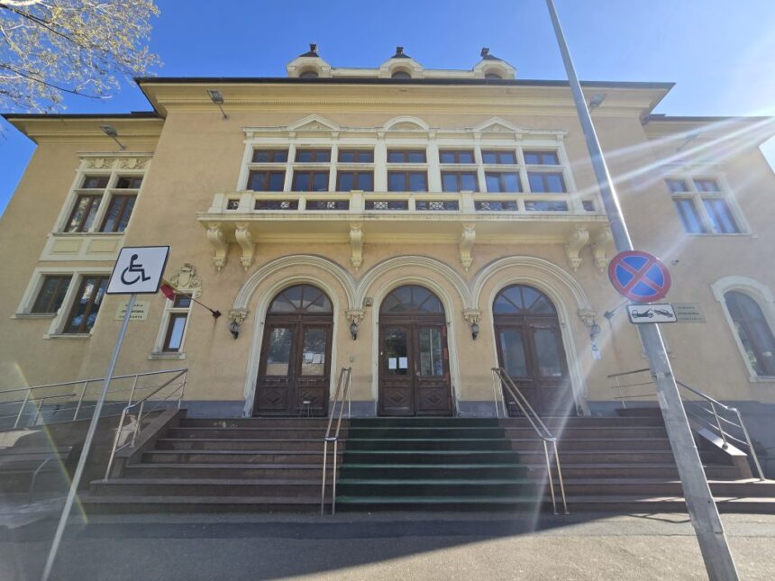 proprietar pe ziduri dar nu si pe teren primaria cere in instanta demolarea unor constructii ilegale vechi din anii 90 69a221e7ca749